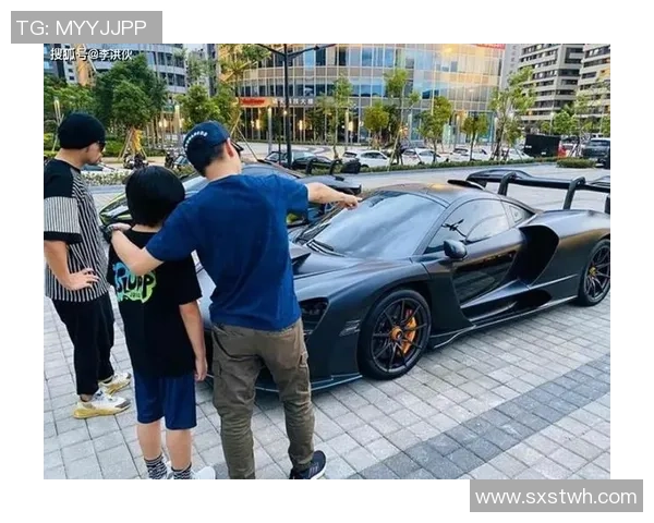 足球明星子女颜值大比拼 父子同框秒变焦点魅力四射