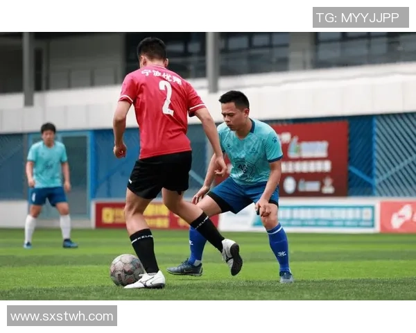 足球球星发声：他们如何在赛场外传递社会责任与价值观